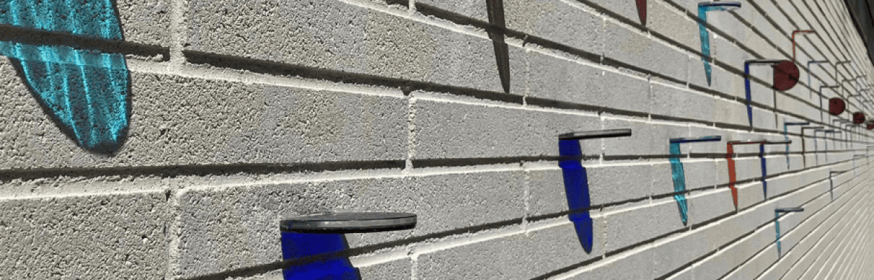 Imatge de l'obra "Sol" al jardí del MAC